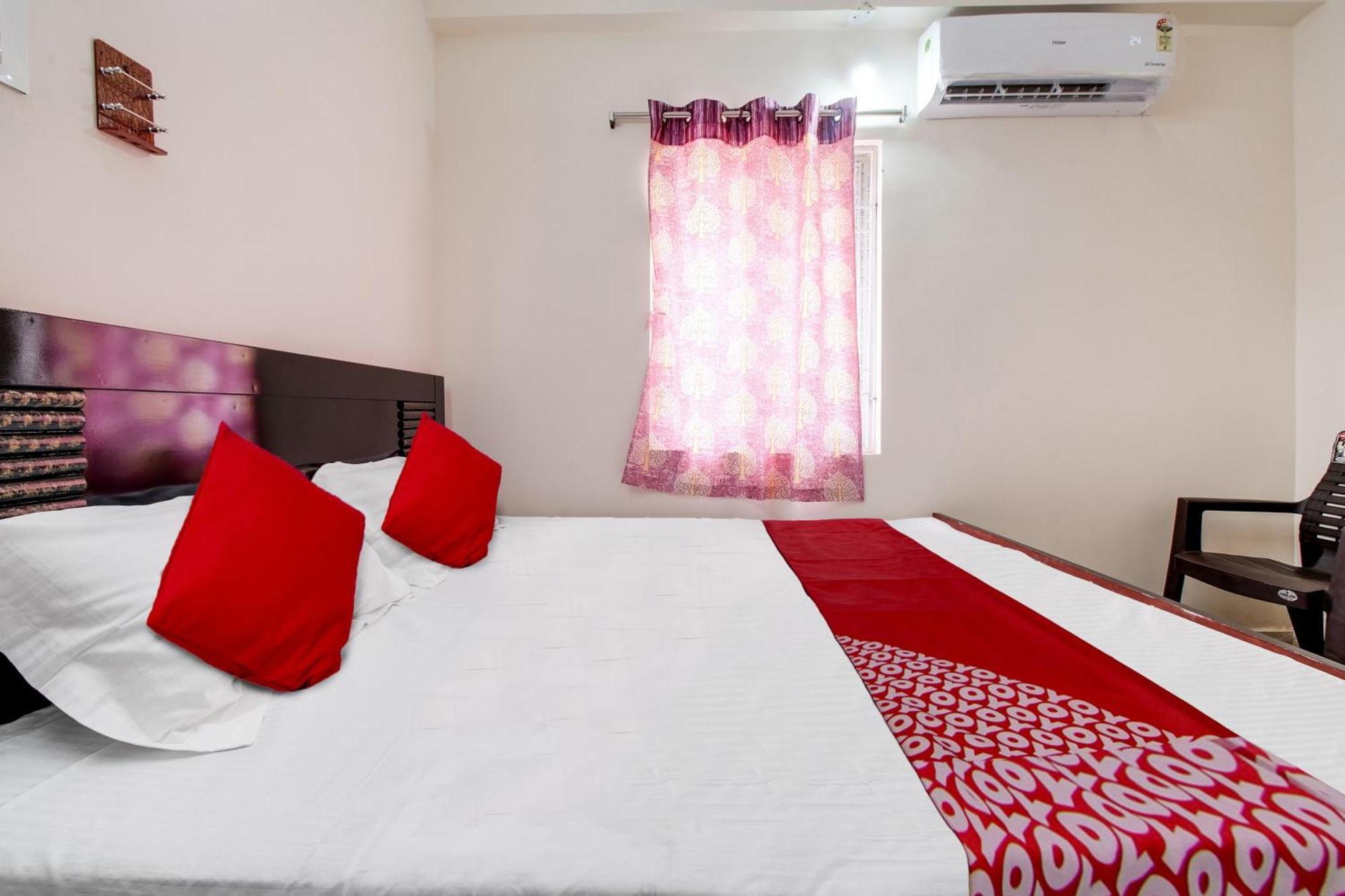 Kurmannapalem Hotel O Surya Prabha מראה חיצוני תמונה