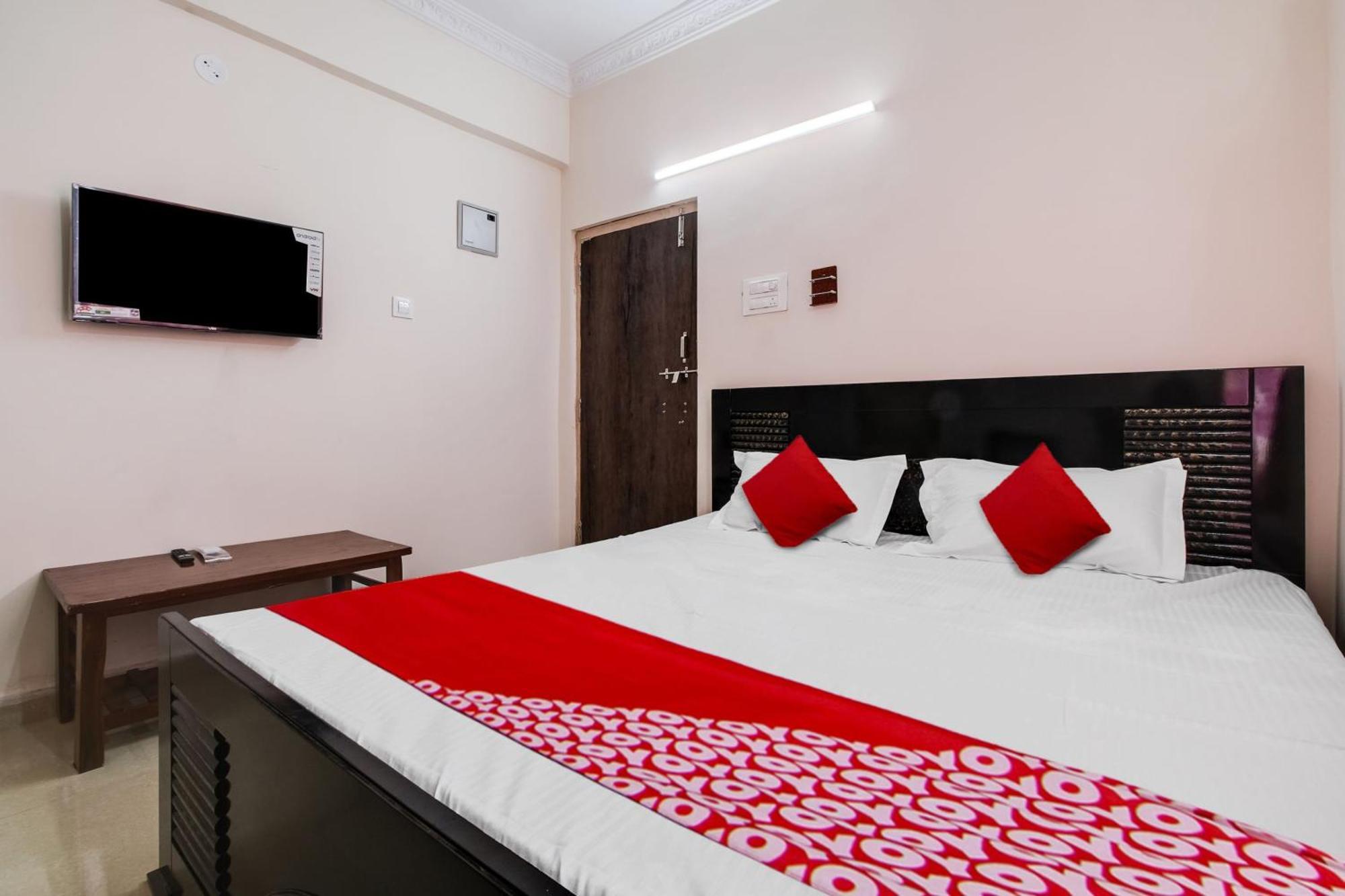 Kurmannapalem Hotel O Surya Prabha מראה חיצוני תמונה
