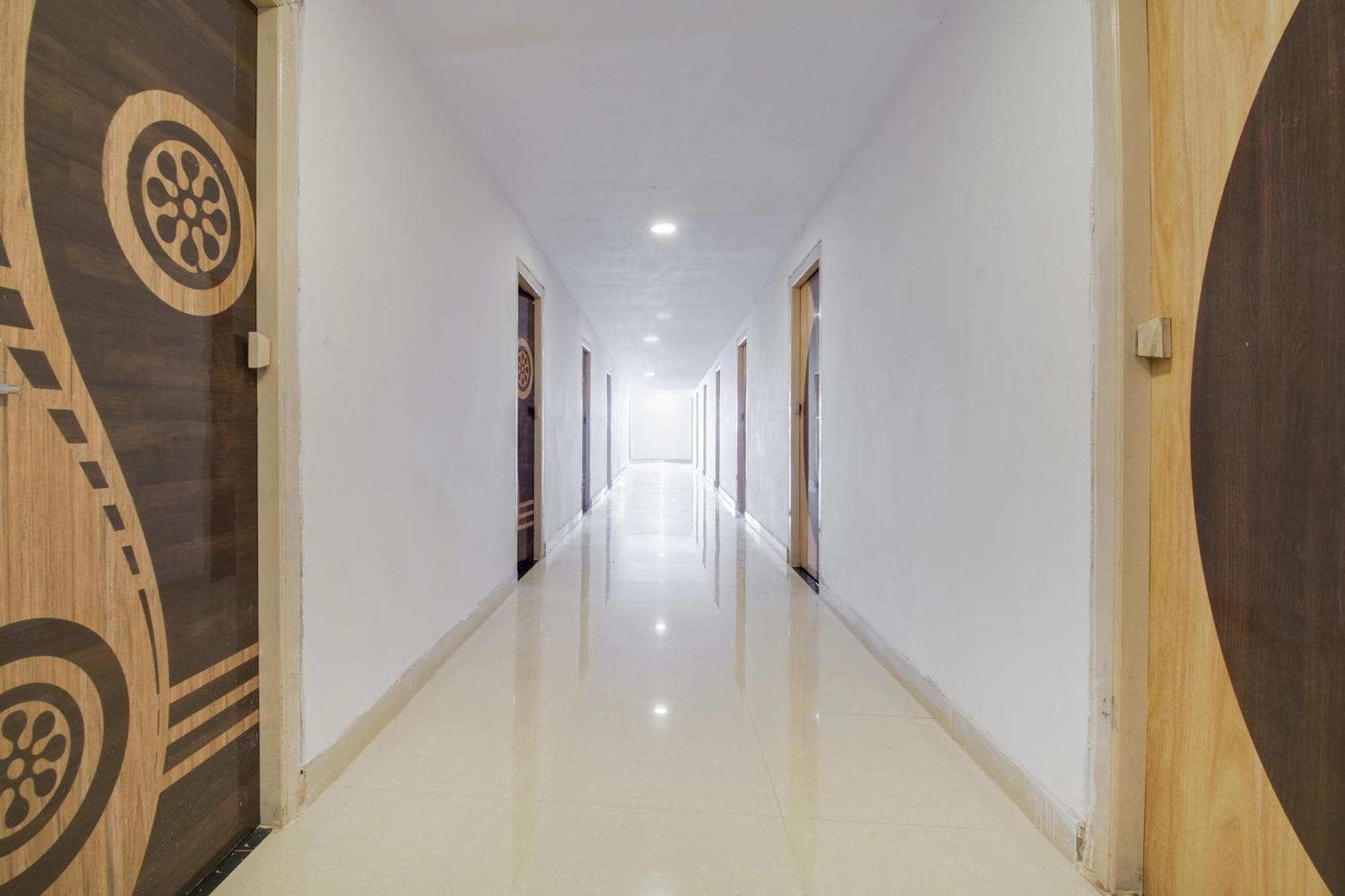 Kurmannapalem Hotel O Surya Prabha מראה חיצוני תמונה