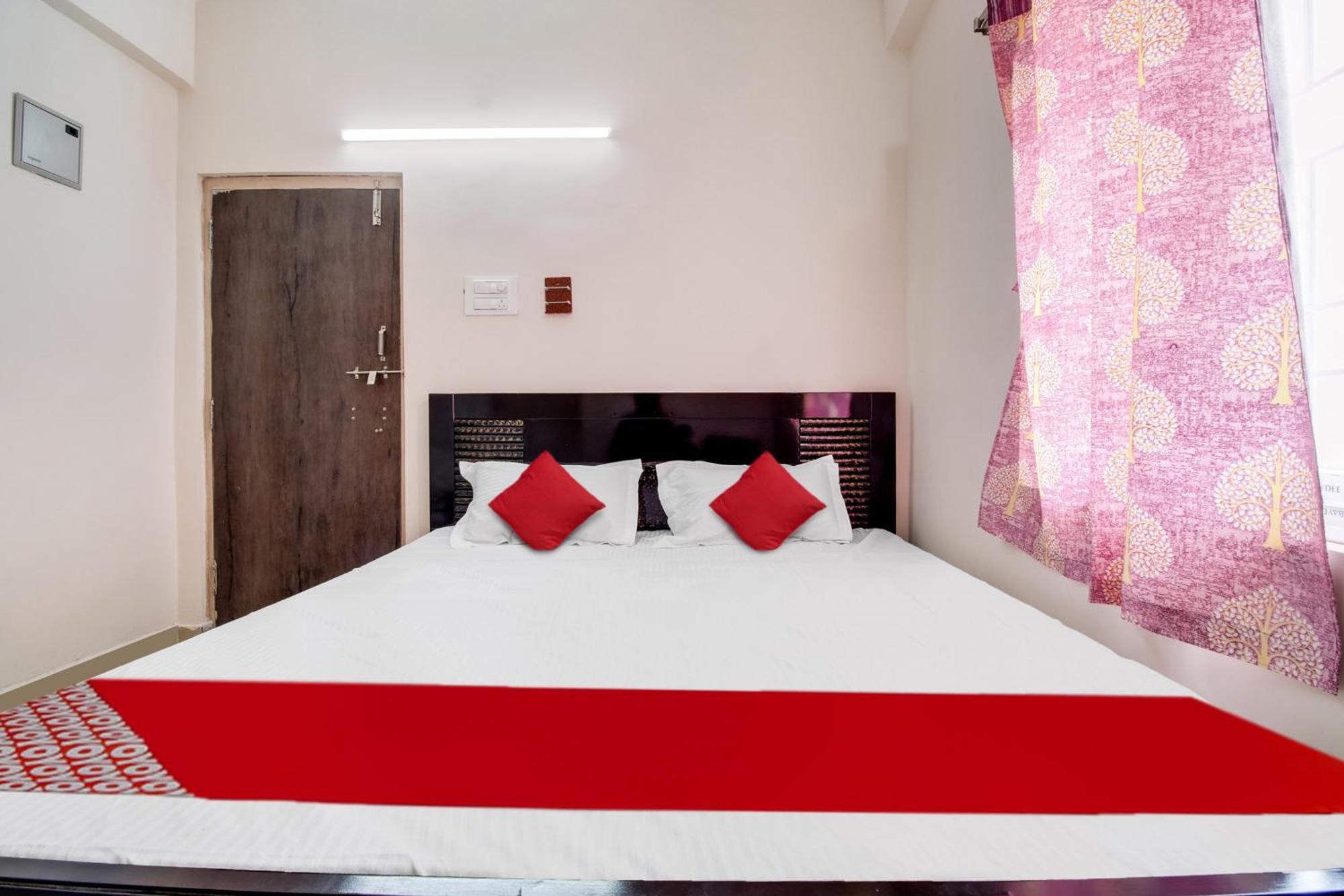 Kurmannapalem Hotel O Surya Prabha מראה חיצוני תמונה